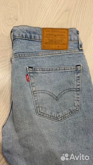 Джинсовые шорты levis