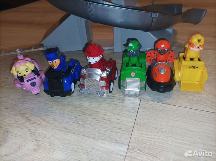 Башня щенячий патруль и щенки