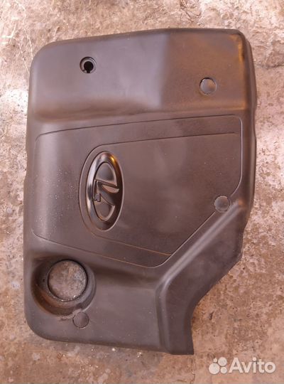 Крышка двигателя