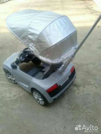 Машинка-каталка Audi