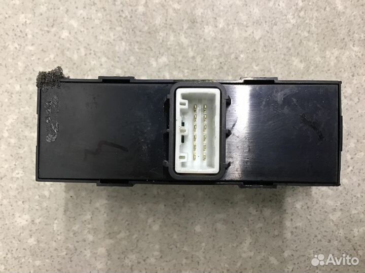 Кнопка стеклоподъемника Hyundai Creta 2016