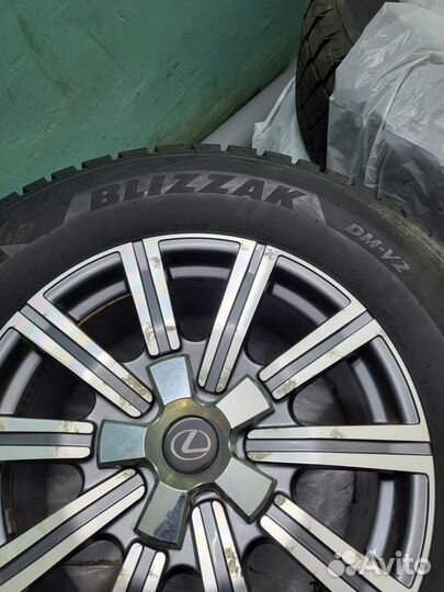 Bridgestone Blizzak DM-V2 285/60 R18