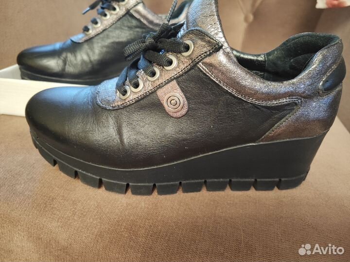 Ботинки женские 39 размер