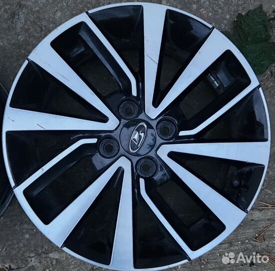 Продам комплект литых дисков р 15(4/98)