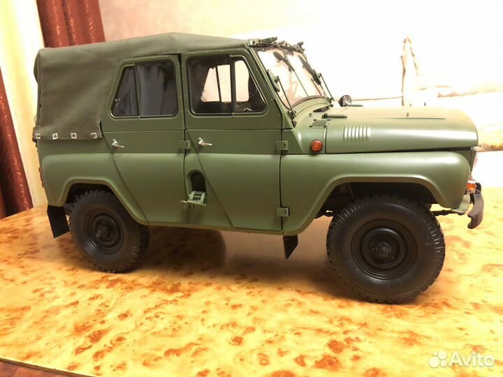 УАЗ 469 масштабна модель 1:8