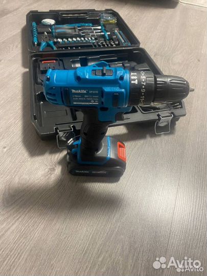 Шуруповерт makita 26v с набором