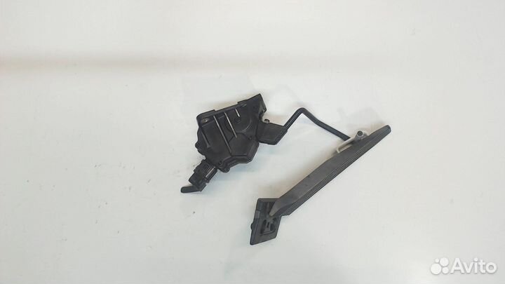 Педаль газа Lexus IS, 2014