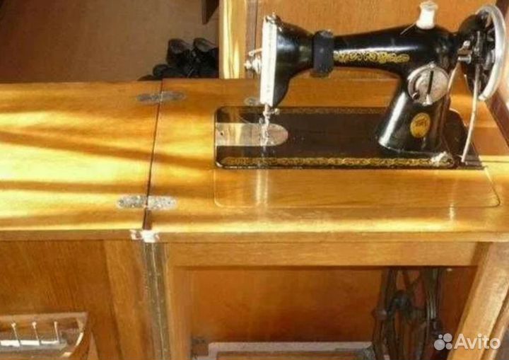 Швейная машинка ножная с тумбой подольск