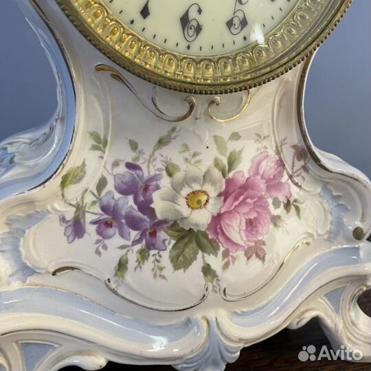 Фарфоровые антикварные часы