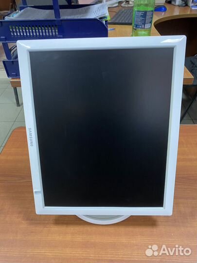 Монитор Samsung Sync Master 760BF