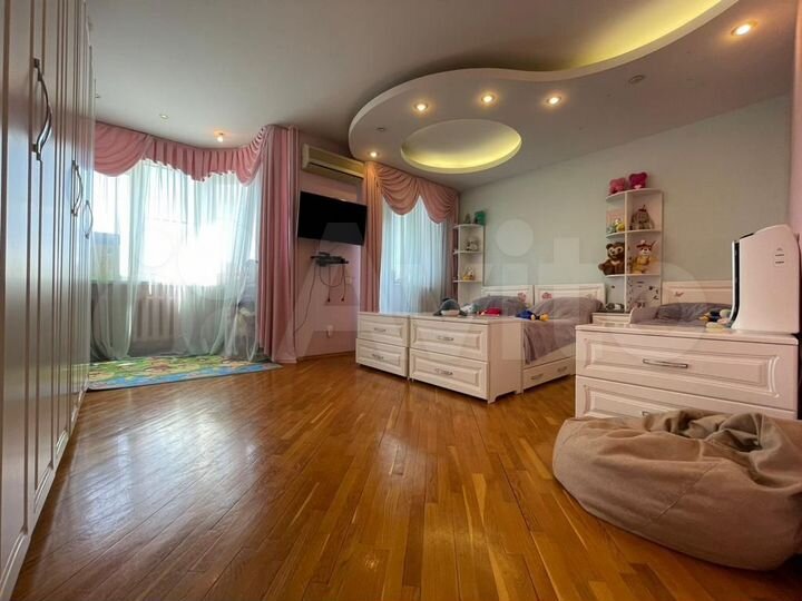 3-к. квартира, 110 м², 10/16 эт.