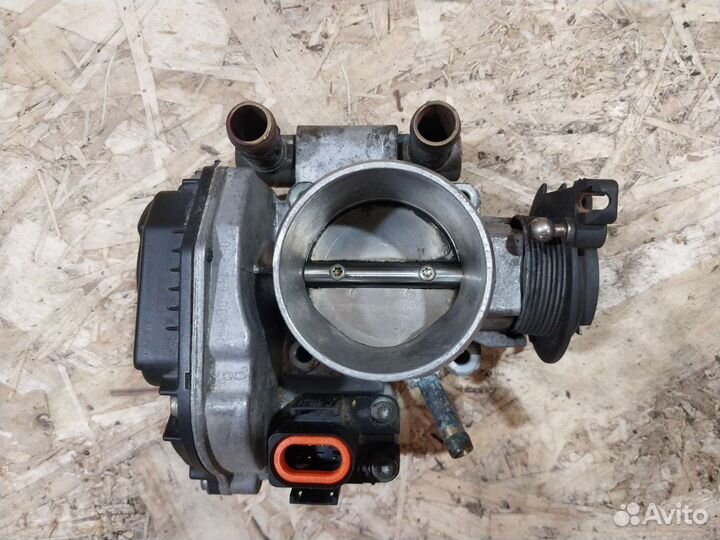 Дроссельная заслонка Audi A4 B5 Volkswagen Passat