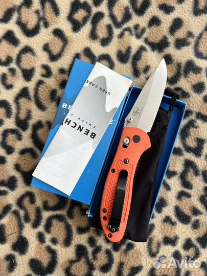 Benchmade нож