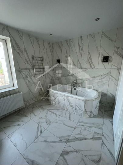 Дом 192 м² на участке 8 сот.