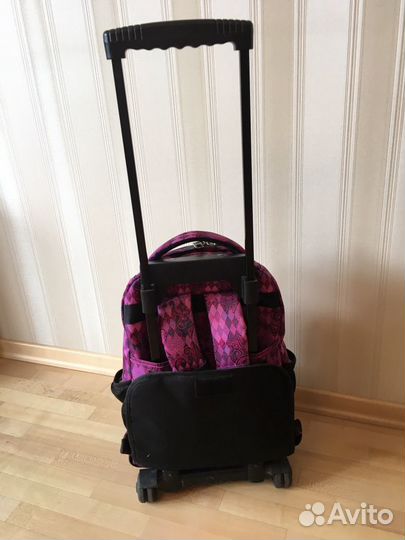 Школьный ранец на колесах