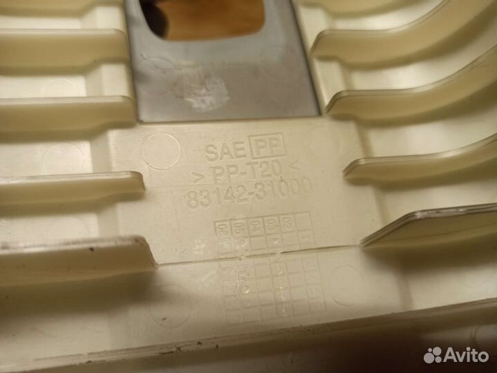 Накладка ремня безопасности правая Almera Classic