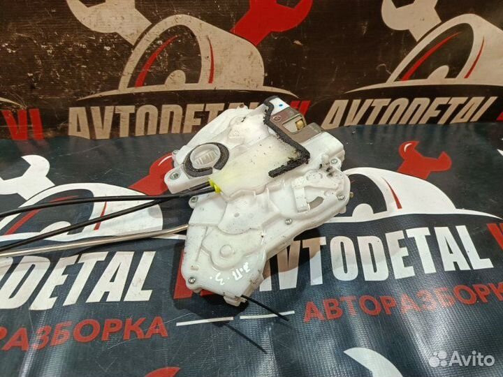 Замок двери задний правый Honda Civic 8 5D FN