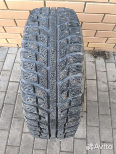 Kumho I'Zen KW22 215/65 R16 98T