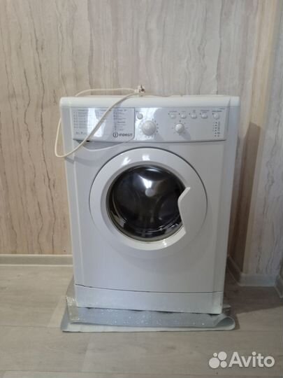 Машинка автомат indesit