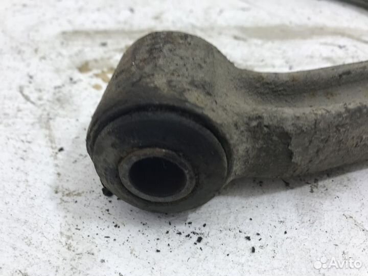 Рычаг передний правый