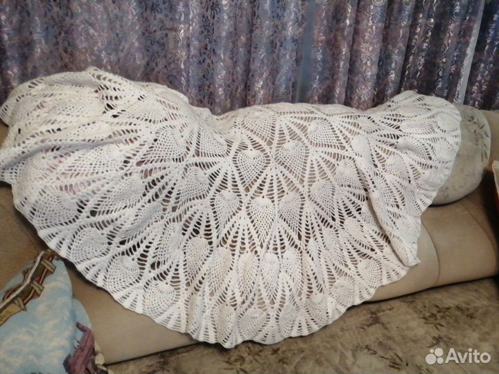 Платок шаль. Тапочки. Носки