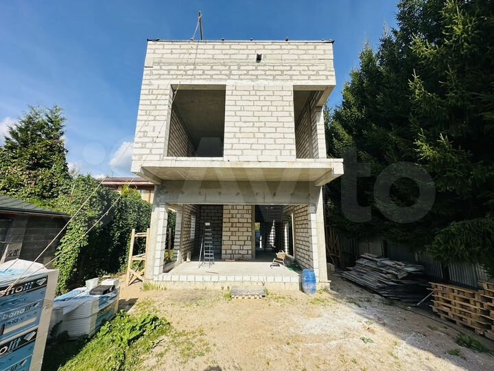 Коттедж 310 м² на участке 7 сот.