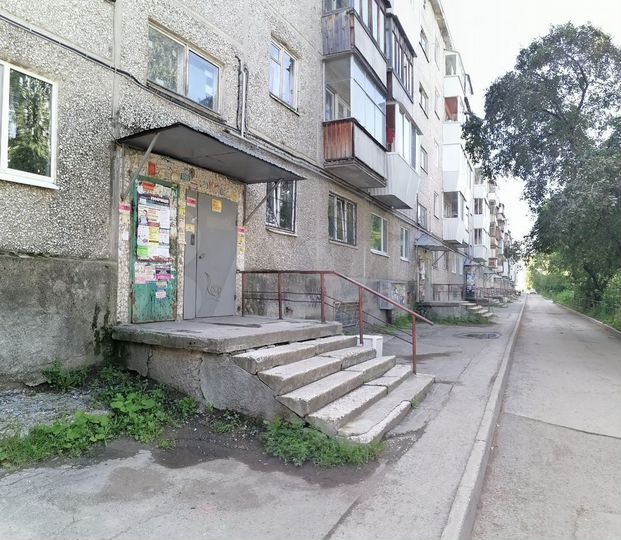 Свободного назначения, 13.1 м² возле метро