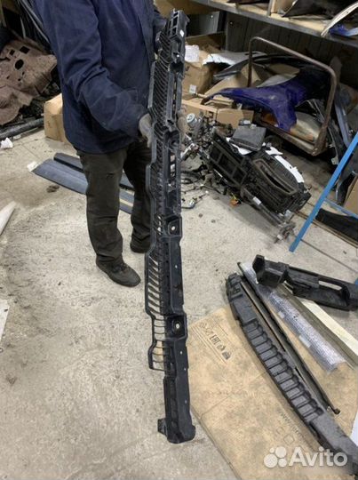 Кронштейн бампера задний Volkswagen Golf 7