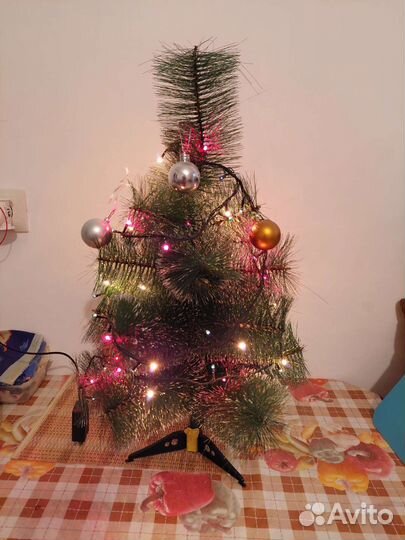 Елка искусственная с гирляндой в подарок