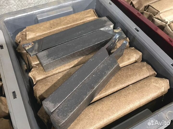 Резцы отрезные 25х16