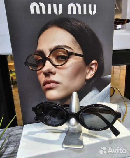 Солнцезащитные очки miu miu