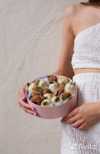 Боксы из клубники в шоколаде