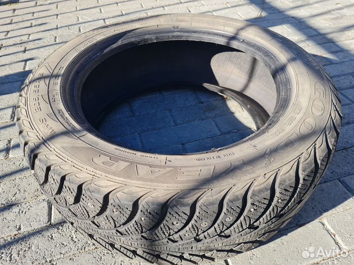 Goodyear UltraGrip Extreme 205/55 R16 100R