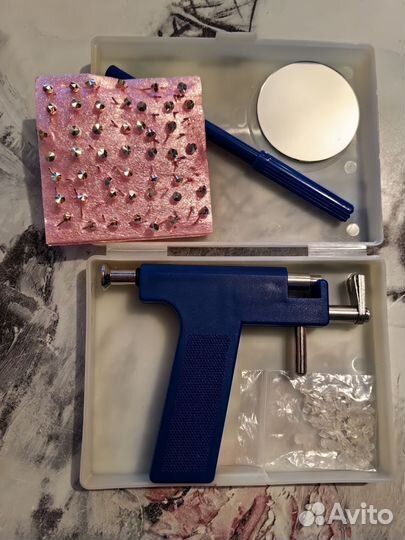 Пистолет для прокола ушей