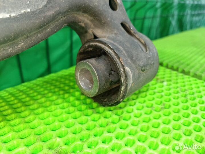 Рычаг подвески нижний передний правый