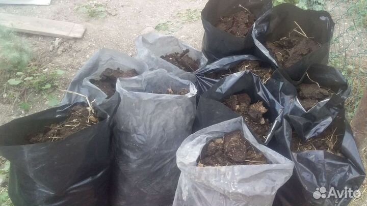 Перегной, навоз свежий в мешках