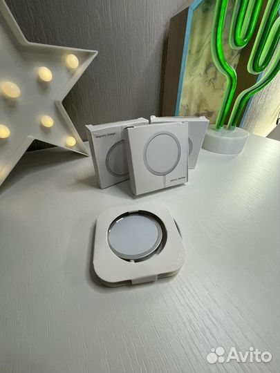 Apple MagSafe charger беспроводная зарядка iPhone