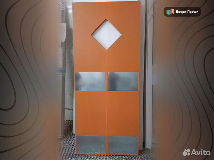 Маятниковые двери глухие и с окном