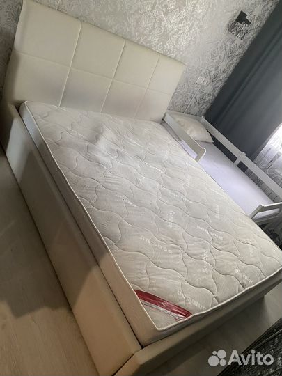 Кровать двухспальная бу