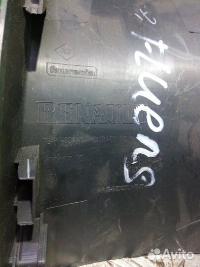 Пластик салона Renault Fluence седан 1.6 2010