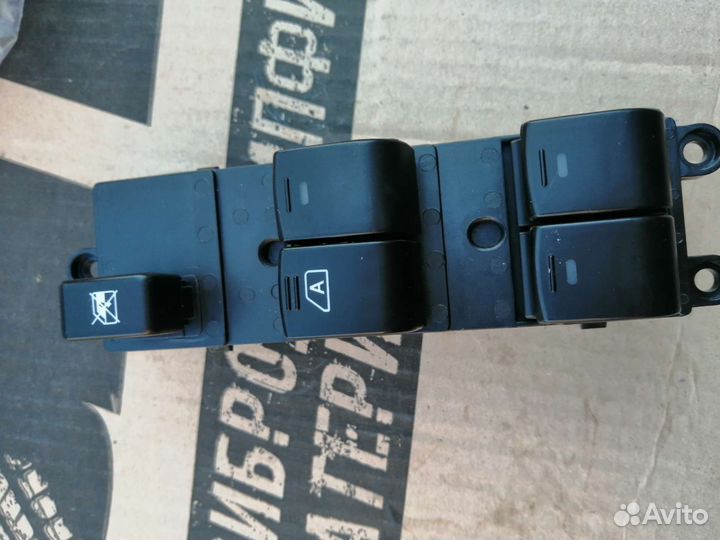 Блок управления стеклоподъемников на ниссан нот 1