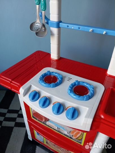 Детская игрушечная кухня пластик