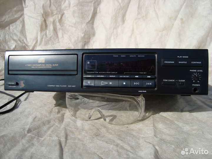 Compact disc player sony CDP - m 57