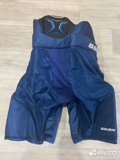 Хоккейная форма, нагрудник, шорты, краги