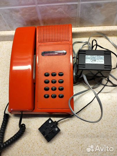 Телефон с автоматич. определителем номера