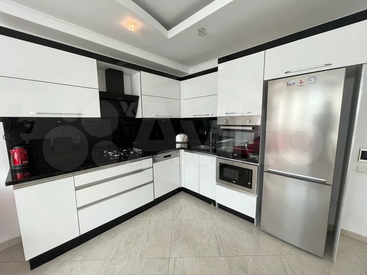 3-к. квартира, 100 м², 6/18 эт.