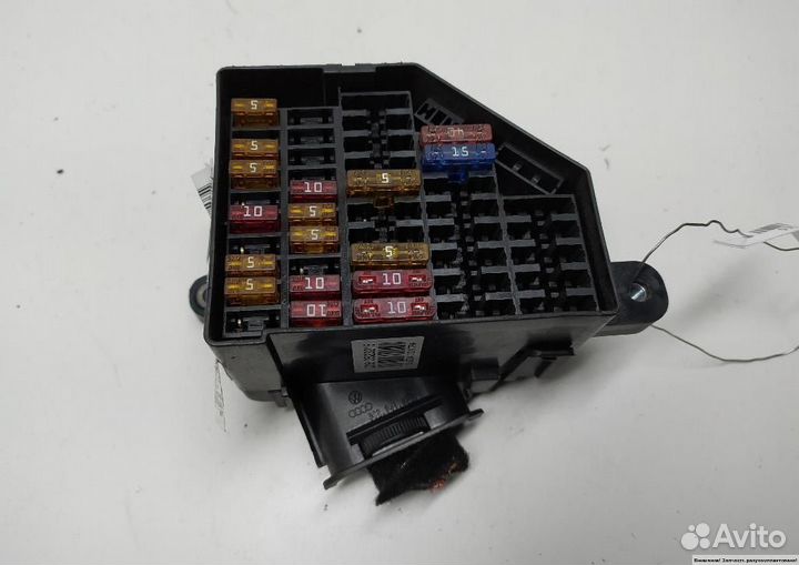 Блок предохранителей Volkswagen Passat
