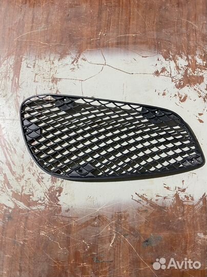 Решетка бампера Mercedes Benz W212 накладка левая