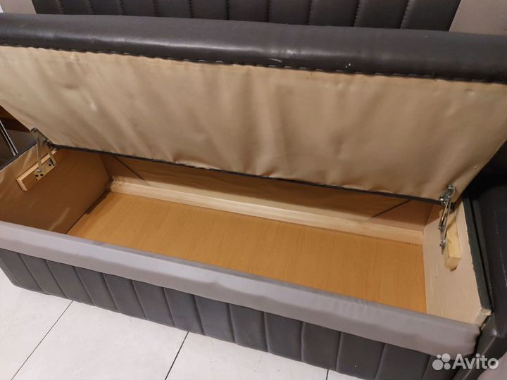 Угловой диван на кухню бу