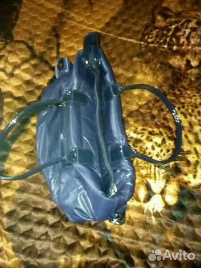 Большая сумка синего цвета
